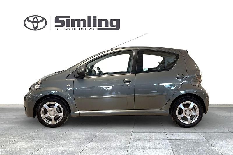 Begagnad Toyota Aygo 68 HK (50 kW) 2009 Grön Halvkombi