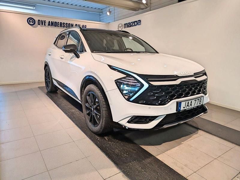 Vit Begagnad 2022 Kia Sportage 2 SUV | 349 900 kr (Marknadspris) - Bild 1/4