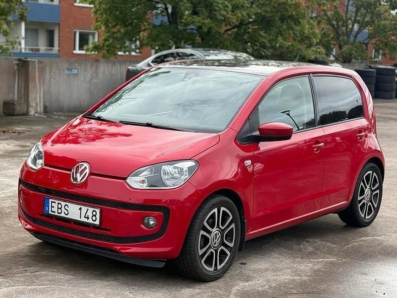 Röd Begagnad 2013 VW up! SE Halvkombi | 89 500 kr (Marknadspris) - Bild 1/4