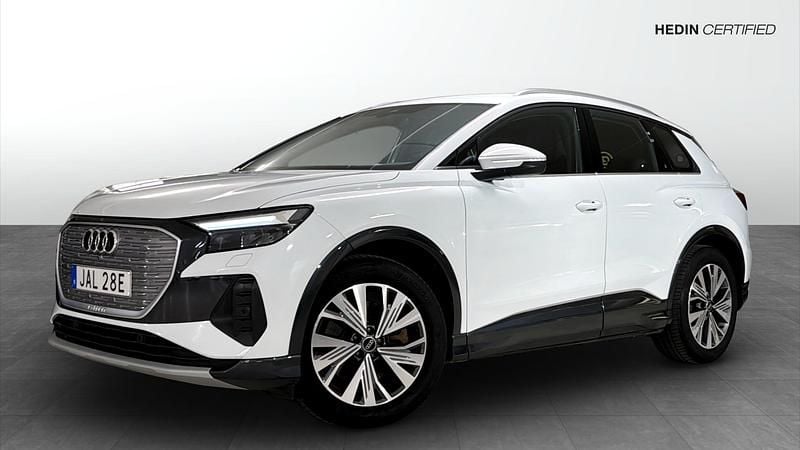 Vit (white) Begagnad 2023 Audi Q4 e-tron Advanced SUV | 349 900 kr (Marknadspris) - Bild 1/4