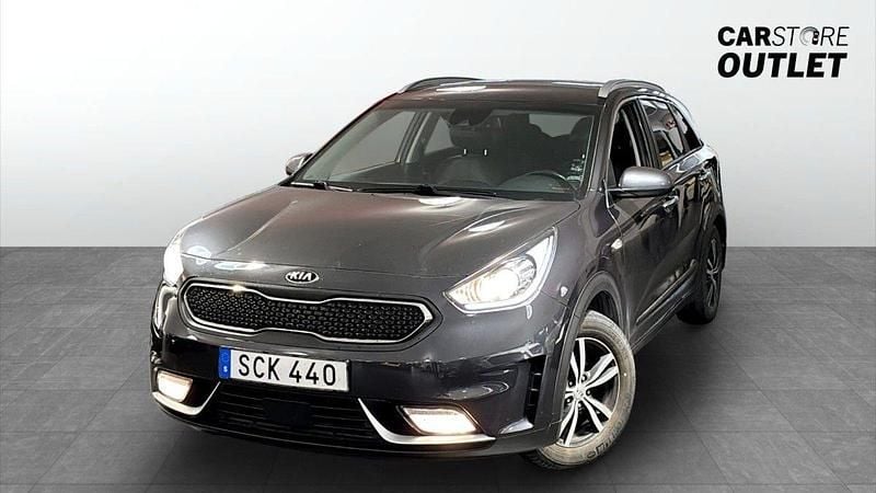 Grå (grey) Begagnad 2018 Kia Niro SUV | 159 900 kr (Marknadspris) - Bild 1/4