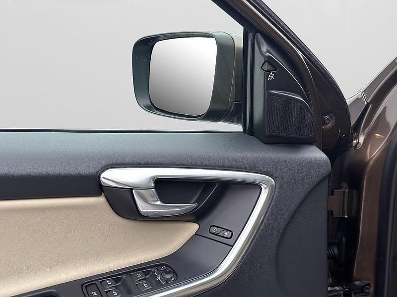 Begagnad Volvo XC60 Summum 215 HK (158 kW) 2013 Brun SUV