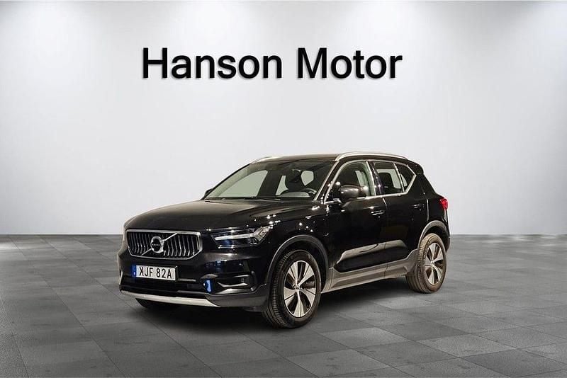 Svart Begagnad 2021 Volvo XC40 Inscription SUV | 279 900 kr (Marknadspris) - Bild 1/4