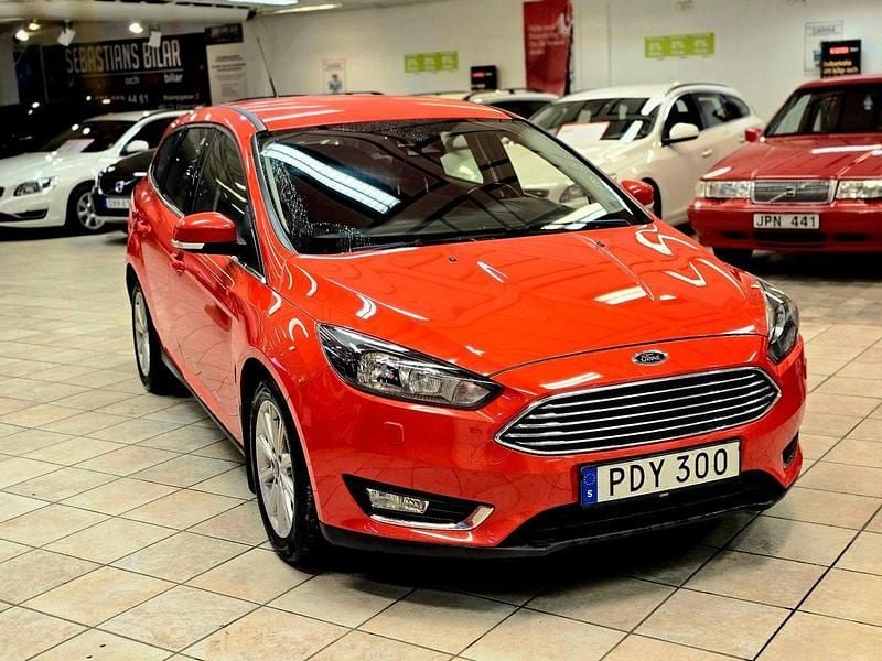Röd Begagnad 2016 Ford Focus Titanium Kombi | 109 900 kr (Marknadspris) - Bild 1/4