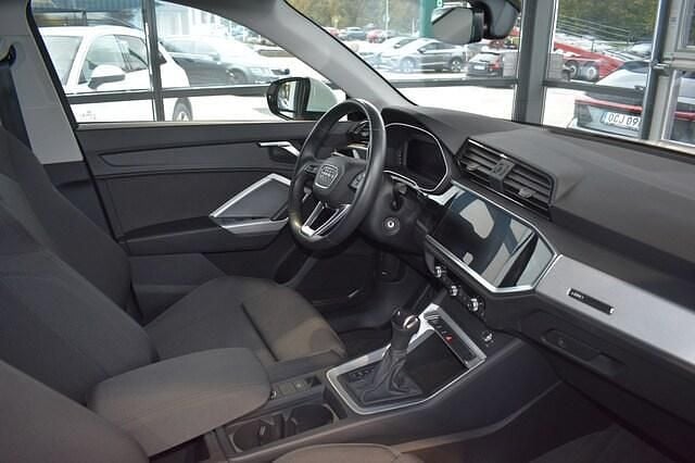 Begagnad Audi Q3 Advanced 150 HK (110 kW) 2022 Vit SUV