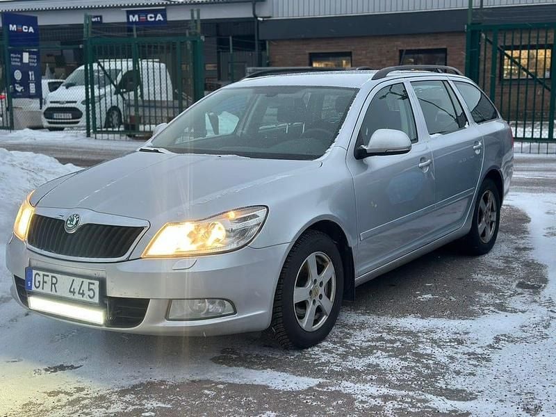 Begagnad 2012 Skoda Octavia Kombi | 53 000 kr (Bra pris) - Bild 1/4