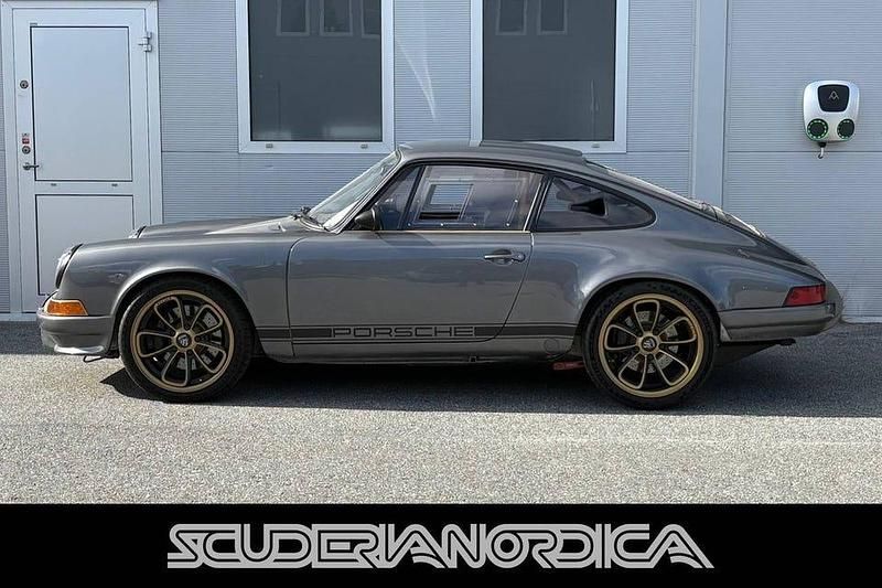 Begagnad Porsche 911 301 HK (221 kW) 1974 Grå Sportkupé