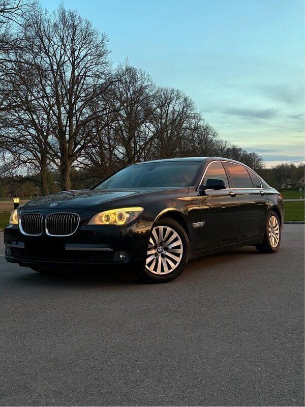 Begagnad 2012 BMW 730 Sedan | 175 000 kr - Bild 1/4