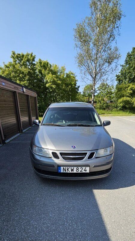 Grå Begagnad 2006 Saab 9-3 Linear Kombi | 12 000 kr (Marknadspris) - Bild 1/4