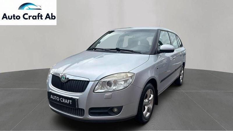 Begagnad Skoda Fabia 105 HK (77 kW) 2009 Silver Halvkombi