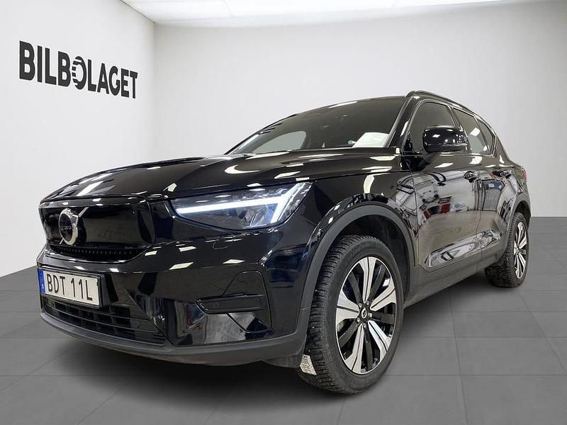 Svart Begagnad 2023 Volvo XC40 Core SUV | 314 800 kr - Bild 1/4