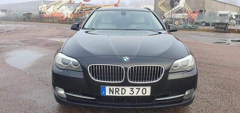 Begagnad 2013 BMW 520 Kombi | 79 000 kr (Superpris) - Bild 1/4
