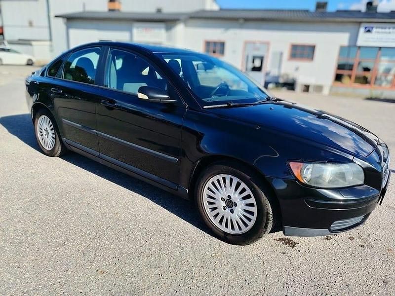 Begagnad Volvo S40 140 HK (102 kW) 2004 Svart Sedan
