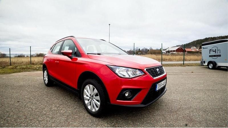 Röd Begagnad 2021 Seat Arona Style SUV | 168 800 kr (Bra pris) - Bild 1/4