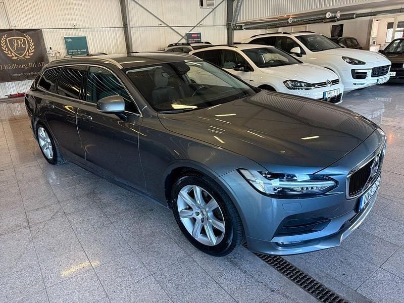 Grå Begagnad 2018 Volvo V90 Kombi | 229 900 kr (Lite dyr) - Bild 1/4