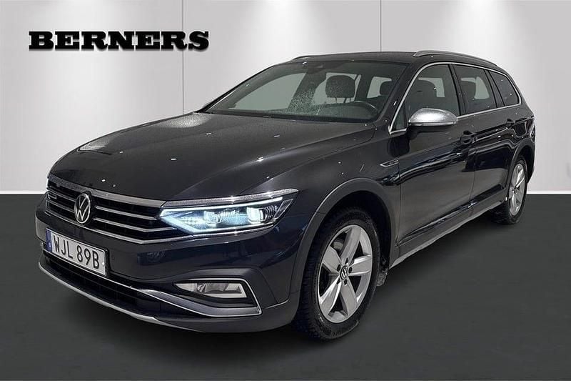 Grå Begagnad 2021 VW Passat Alltrack Kombi | 269 900 kr (Marknadspris) - Bild 1/4