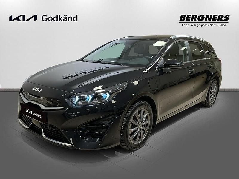 Grå Begagnad 2024 Kia Ceed Sportswagon Kombi | 329 900 kr (Dyr) - Bild 1/4