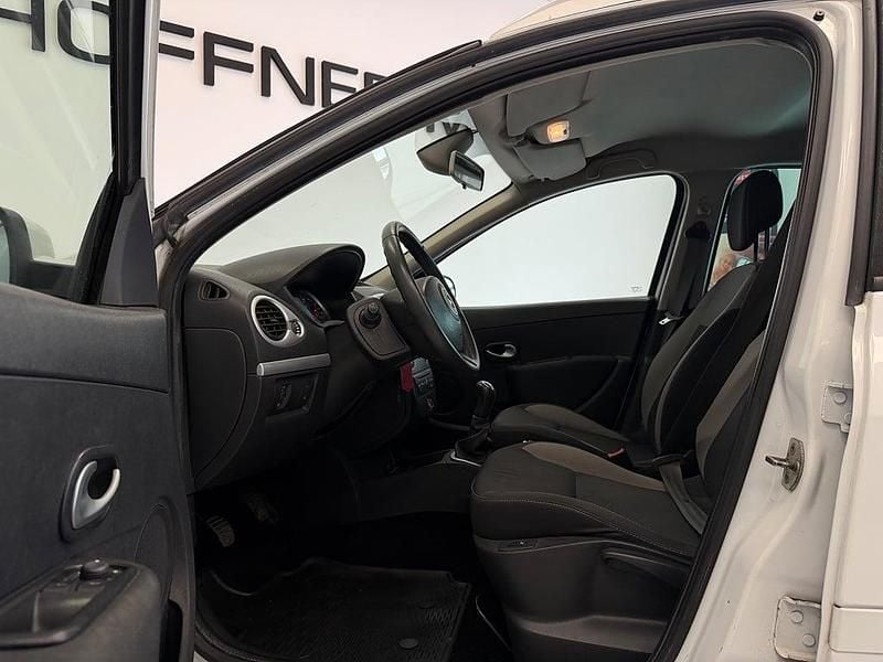 Begagnad Renault Clio GrandTour 101 HK (74 kW) 2010 Vit Kombi