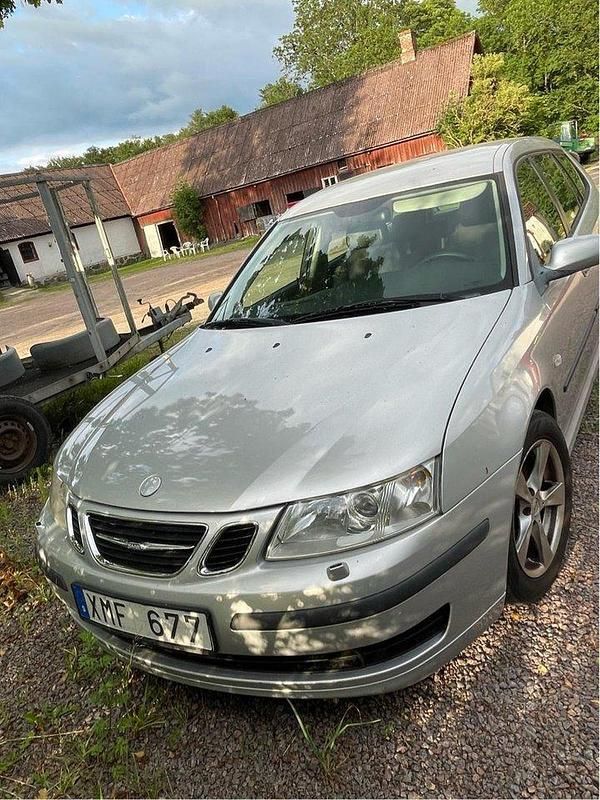 Grå Begagnad 2006 Saab 9-3 Linear Kombi | 10 000 kr - Bild 1/4