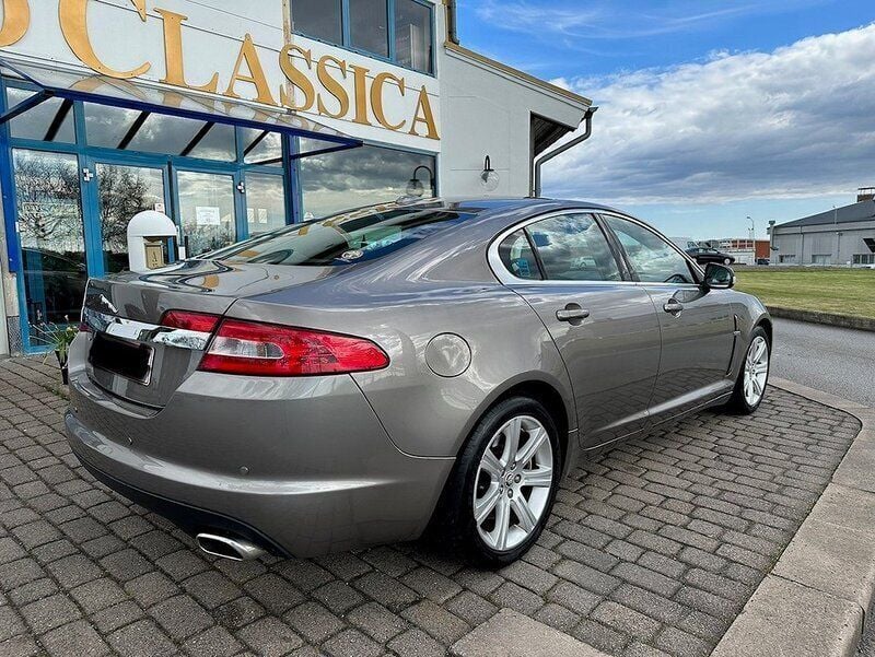 Begagnad Jaguar XF 207 HK (152 kW) 2008 Silvergrå metallic Sedan