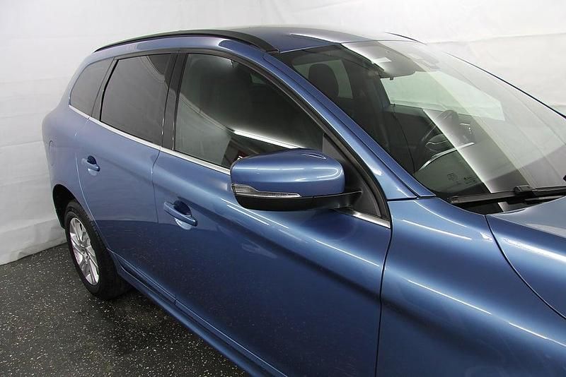 Begagnad Volvo XC60 Momentum 181 HK (133 kW) 2014 Blå SUV