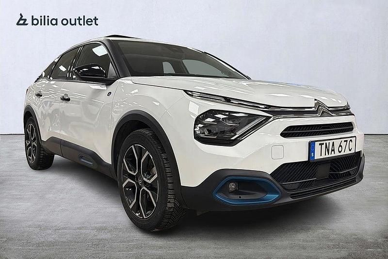 Begagnad Citroën e-C4 100 kW (136 HK) 2022 Vit Halvkombi