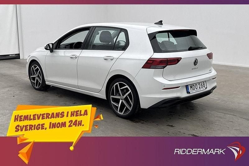 Vit Begagnad 2020 VW Golf VIII Halvkombi | 250 900 kr (Marknadspris) - Bild 1/3