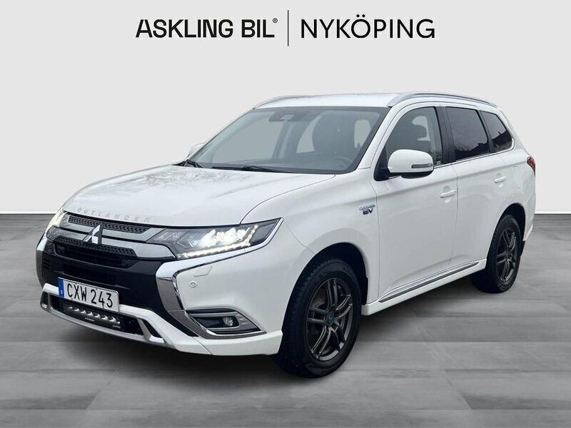 Vit Begagnad 2018 Mitsubishi Outlander P-HEV Comfort Edition SUV | 229 000 kr (Lite dyr) - Bild 1/4