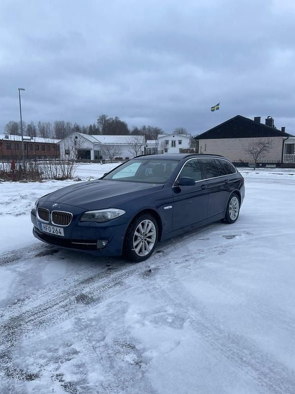 Begagnad 2011 BMW 525 Kombi | 95 000 kr (Marknadspris) - Bild 1/4
