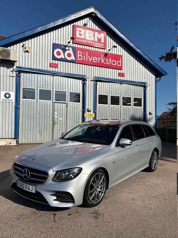 Silver Begagnad 2019 Mercedes E200 AMG Kombi | 299 900 kr (Dyr) - Bild 1/4