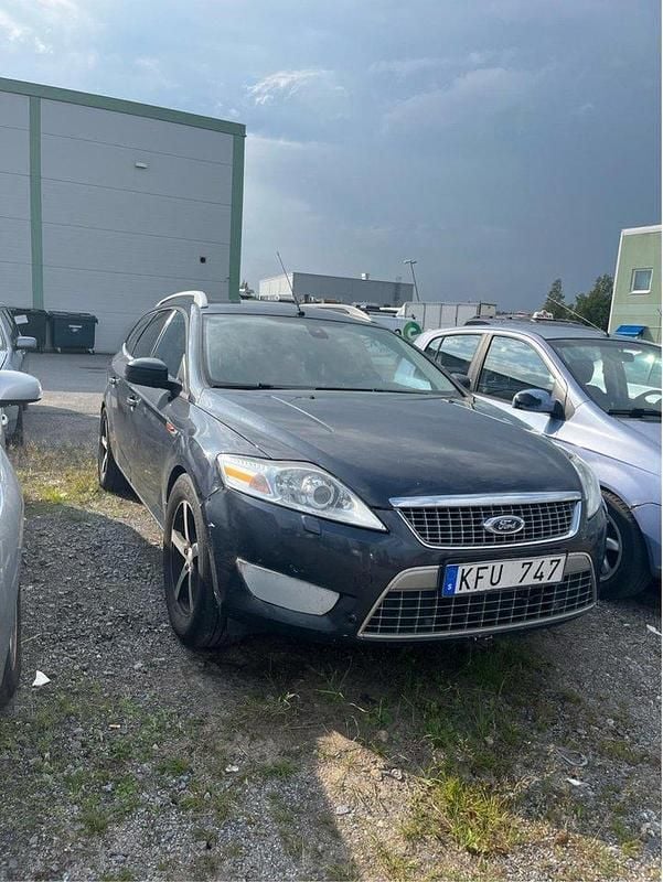 Grå Begagnad 2010 Ford Mondeo Titanium Kombi | 29 000 kr (Superpris) - Bild 1/1