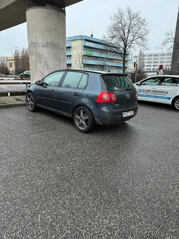 Begagnad 2007 VW Golf V | 14 000 kr (Marknadspris) - Bild 1/3