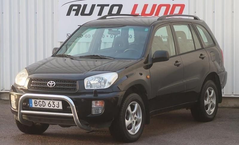 Svart Begagnad 2003 Toyota RAV4 SUV | 55 000 kr (Lite dyr) - Bild 1/4