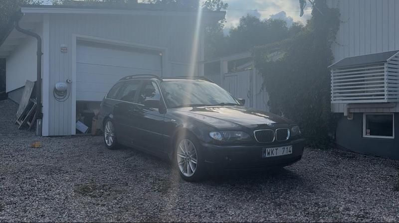 Svart Begagnad 2005 BMW 320 M Sport Kombi | 25 000 kr (Superpris) - Bild 1/4
