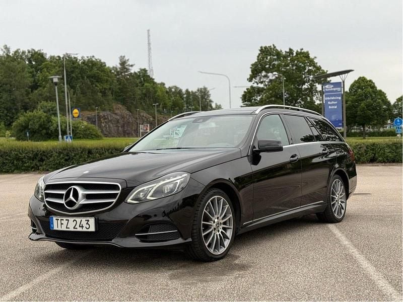 Svart Begagnad 2015 Mercedes E250 Kombi | 170 000 kr (Marknadspris) - Bild 1/4