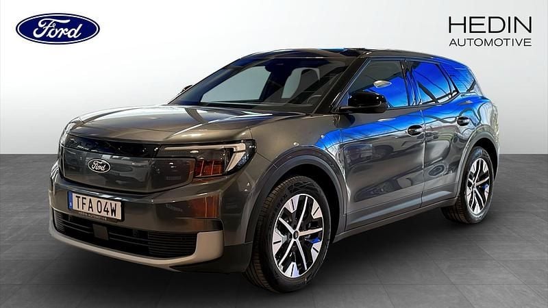 Grå (grey) Begagnad 2024 Ford Explorer SUV | 429 900 kr - Bild 1/4