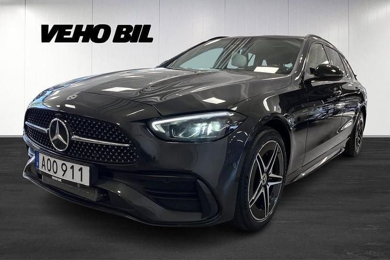 Grå Begagnad 2022 Mercedes C300 AMG line Kombi | 389 000 kr (Dyr) - Bild 1/4