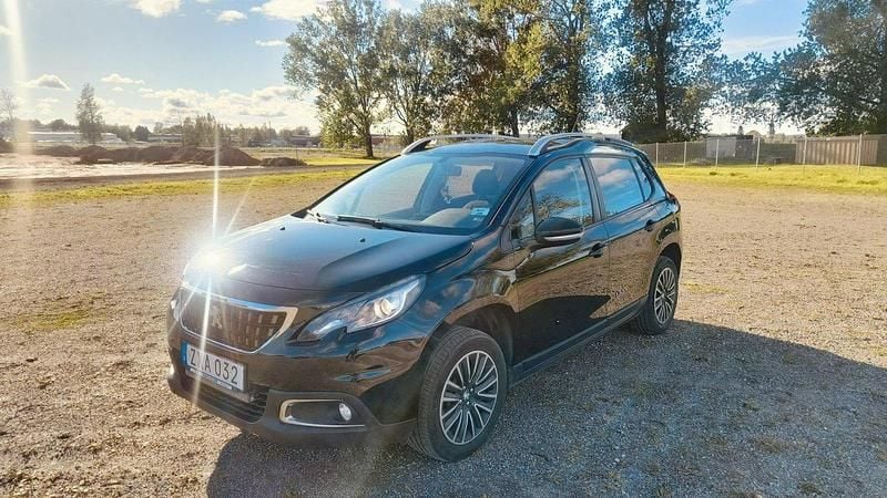 Svart Begagnad 2018 Peugeot 2008 SUV | 79 000 kr (Marknadspris) - Bild 1/4