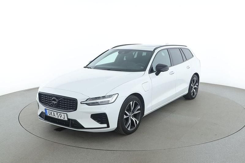 Vit Begagnad 2019 Volvo V60 R-Design Kombi | 313 000 kr (Marknadspris) - Bild 1/3