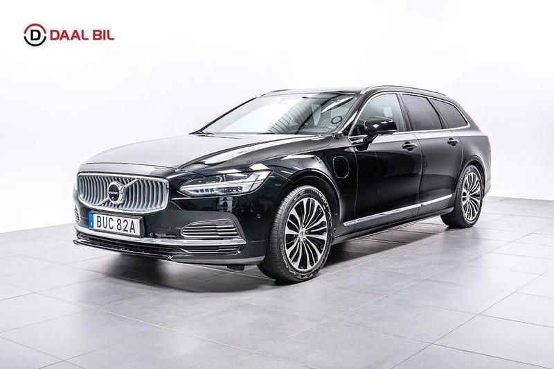 Begagnad Volvo V90 Core 350 HK (257 kW) 2023 Svart Kombi