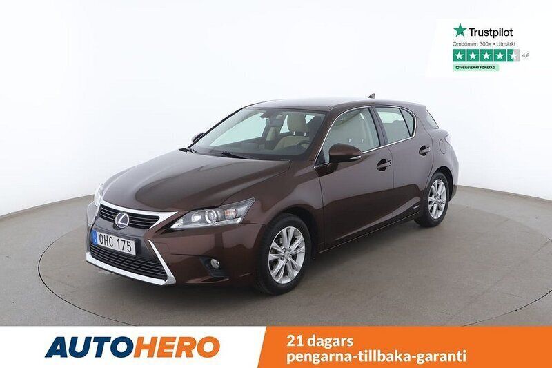Brun Begagnad 2016 Lexus CT200h Halvkombi | 150 000 kr - Bild 1/4