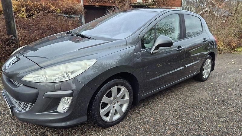 Grå Begagnad 2008 Peugeot 308 Halvkombi | 27 000 kr (Bra pris) - Bild 1/3