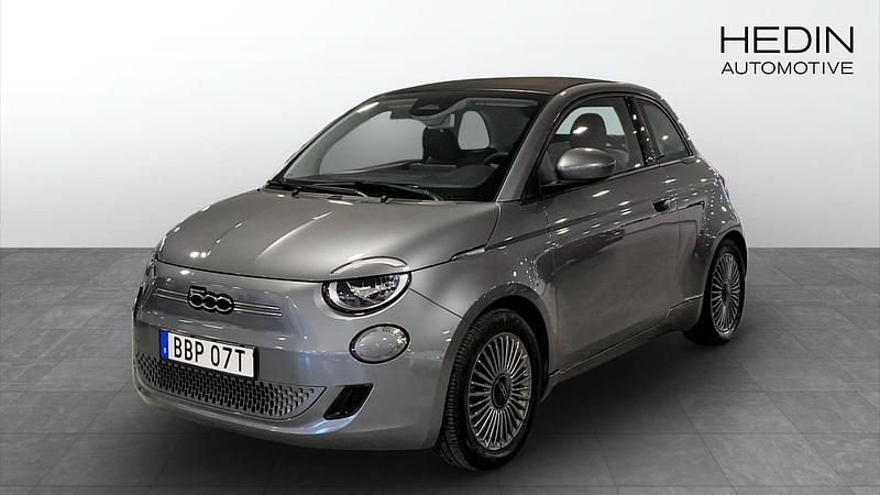 Grå Begagnad 2022 Fiat 500e Icon Cab | 224 900 kr (Dyr) - Bild 1/4