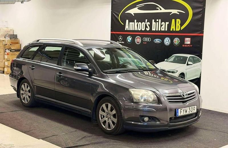 Grå Begagnad 2007 Toyota Avensis Kombi | 33 900 kr (Lite dyr) - Bild 1/4