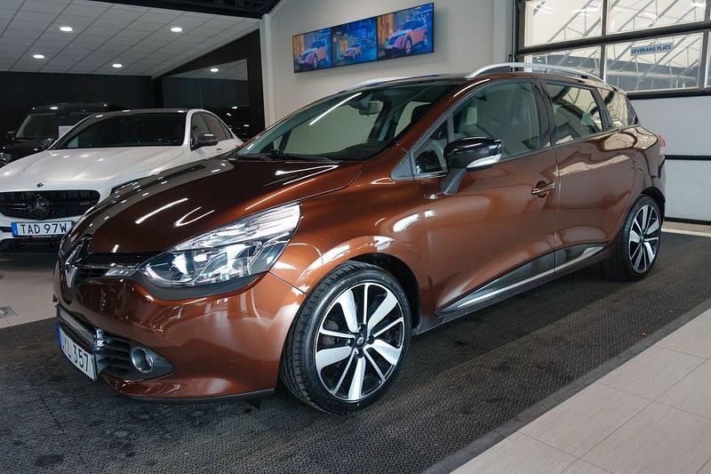 Brun Begagnad 2015 Renault Clio GrandTour Kombi | 69 900 kr (Marknadspris) - Bild 1/4