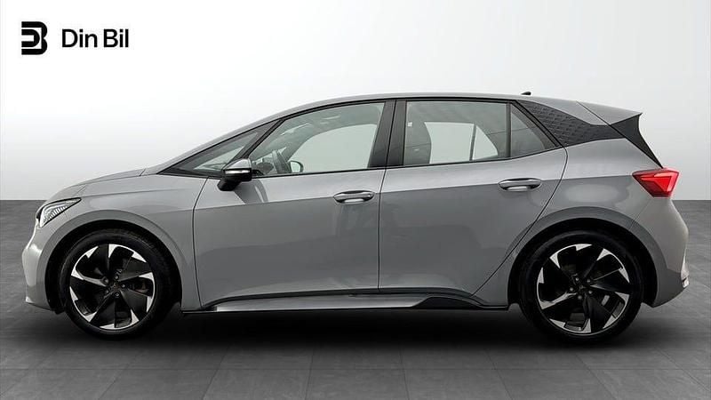 Begagnad Cupra Born e-Boost 169 kW (231 HK) 2023 Ljusgrå Halvkombi