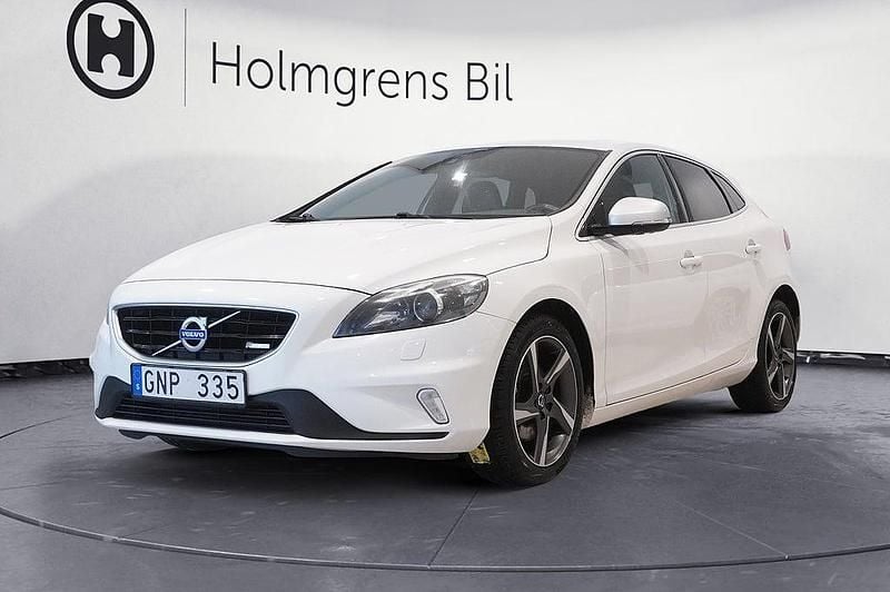 Begagnad Volvo V40 R-Design 150 HK (110 kW) 2013 Vit Halvkombi