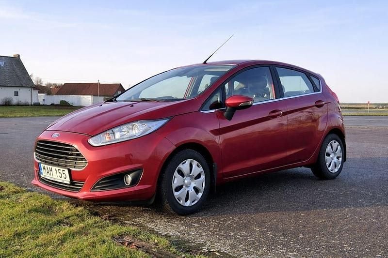 Begagnad Ford Fiesta 101 HK (74 kW) 2015
