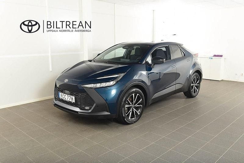 Blå Begagnad 2024 Toyota C-HR Style SUV | 419 900 kr (Marknadspris) - Bild 1/4