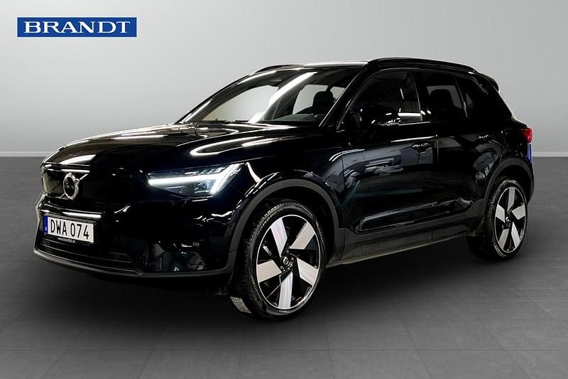 Begagnad Volvo XC40 Single Motor 175 kW (238 HK) 2023 Svart SUV